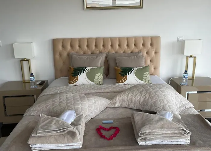 A Casa Da Corsica Pero Moniz